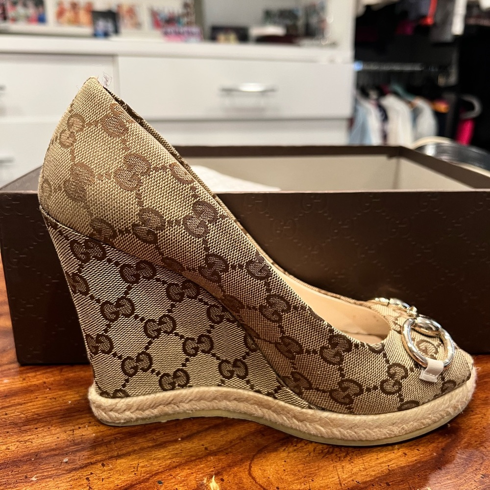 Gucci wedges - worn once ! 4 in wedges in original box. - Picture 5 of 6